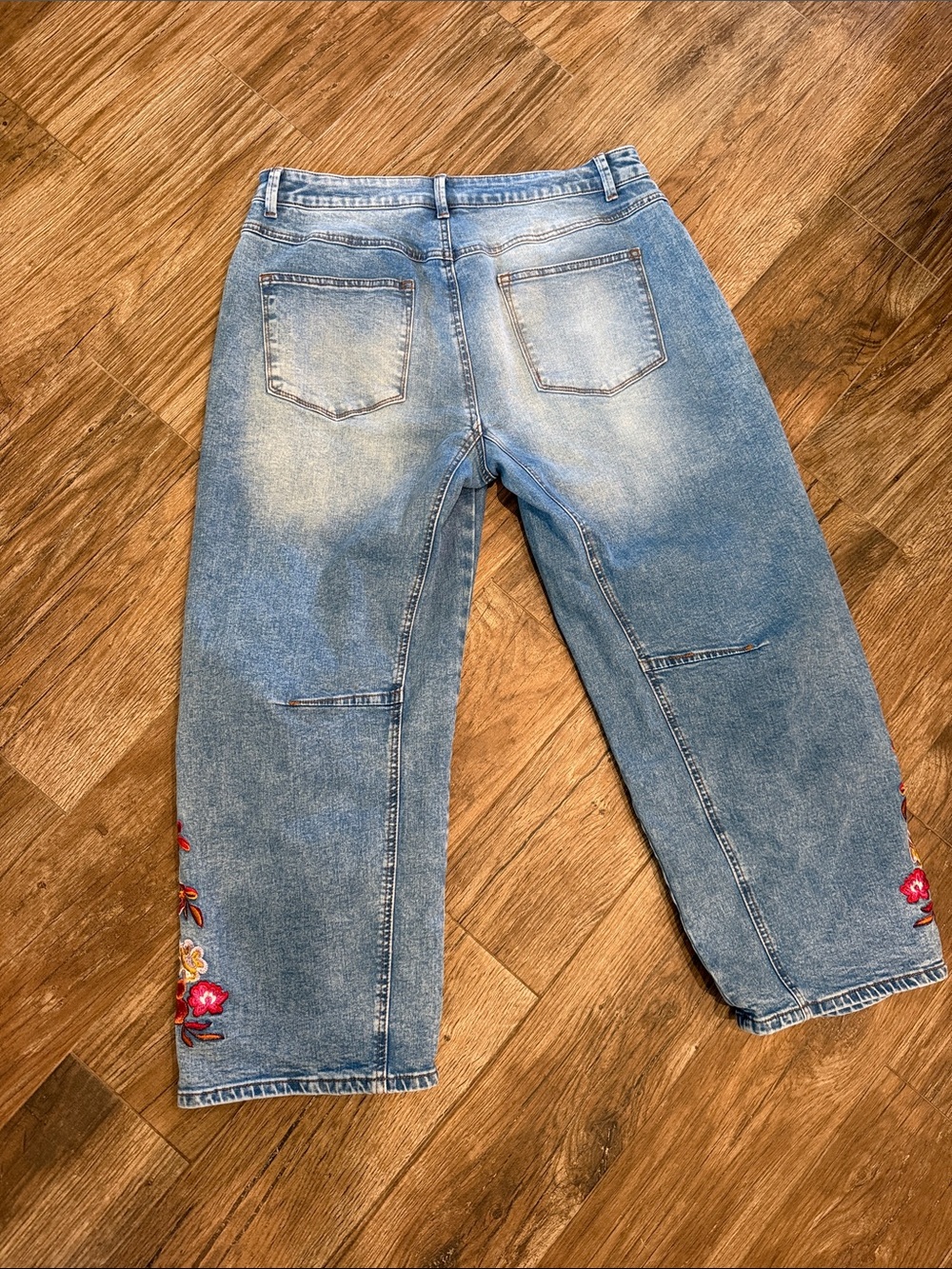 Flamingals embroidered barrel jeans - Picture 4 of 4